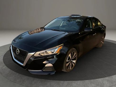 Used 2022 Nissan Altima 2.5 SV FWD image 1