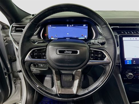 Used 2022 Jeep Grand Cherokee L Overland w/ Advanced Protech Group III image 9