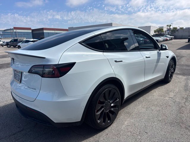 Used 2022 Tesla Model Y Performance AWD/4WD image 3