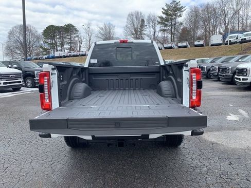 New 2026 Ford F350 Lariat w/ Black Appearance Package image 8