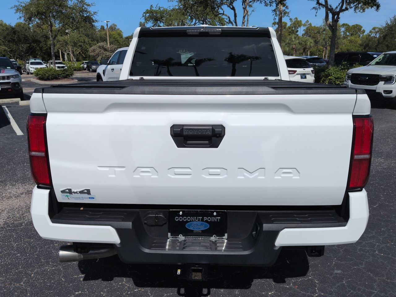 Used 2026 Toyota Tacoma SR5 AWD/4WD image 5