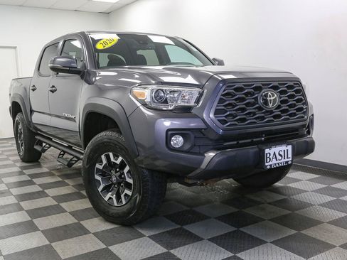 Used 2020 Toyota Tacoma TRD Off-Road w/ Technology Package AWD/4WD image 2