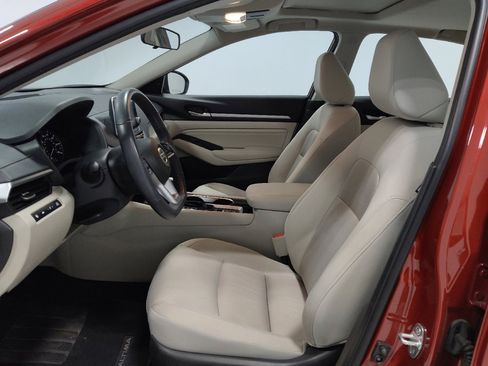 Used 2022 Nissan Altima 2.5 SV w/ SV Premium Package image 17