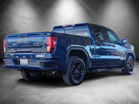 Used 2021 GMC Sierra 1500 Elevation w/ Preferred Package image 3
