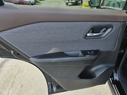 Used 2023 Nissan Rogue SV FWD image 26