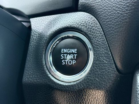 Used 2025 Toyota RAV4 XLE FWD image 26