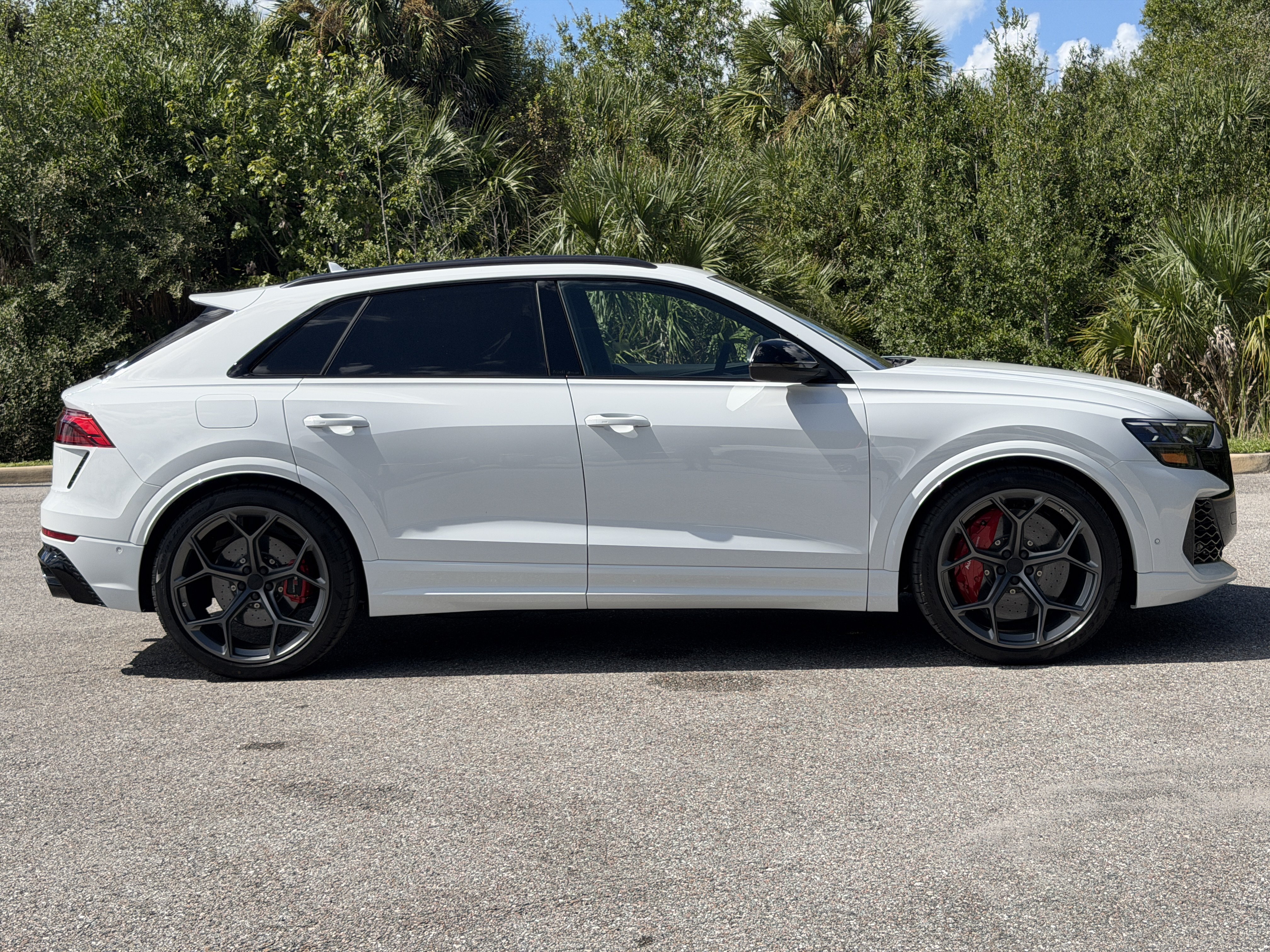 New 2027 Audi RS Q8 performance AWD/4WD image 8