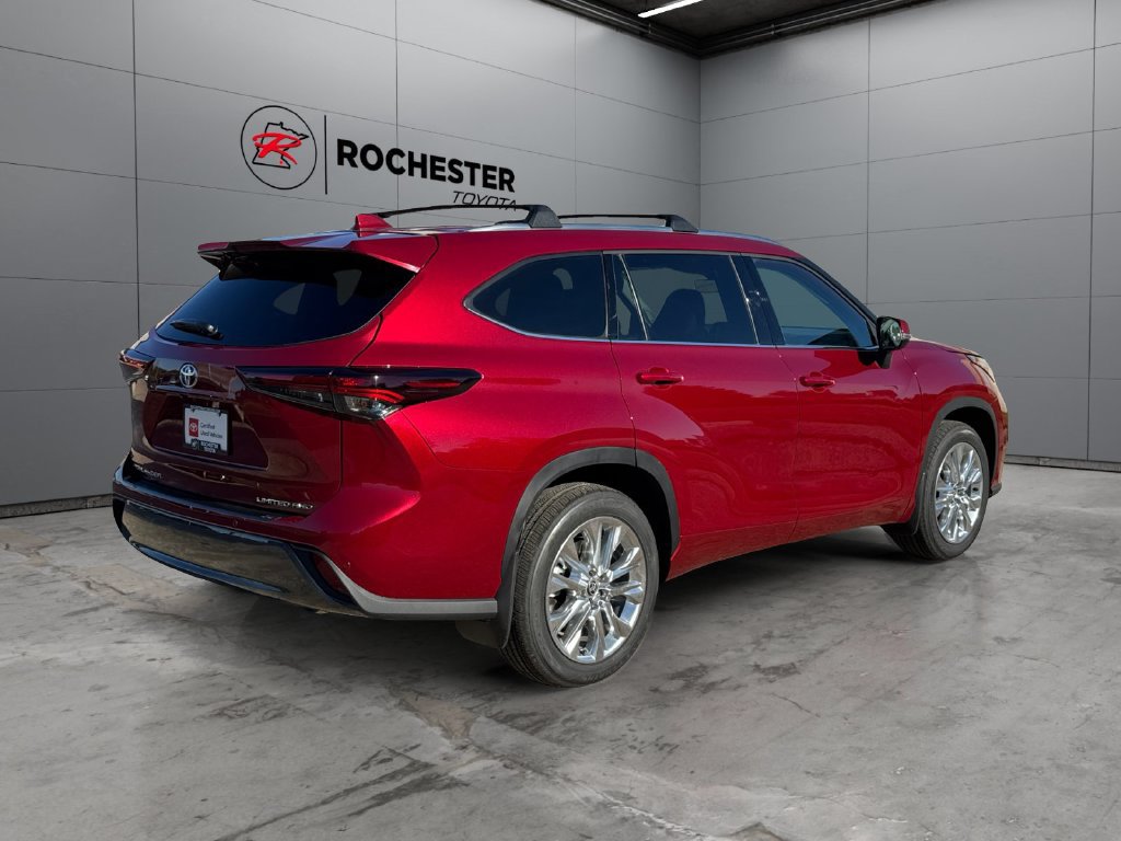 Certified 2026 Toyota Highlander Limited AWD/4WD image 5