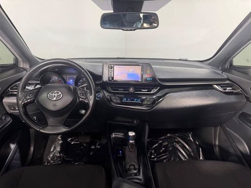 Used 2018 Toyota C-HR XLE FWD image 22
