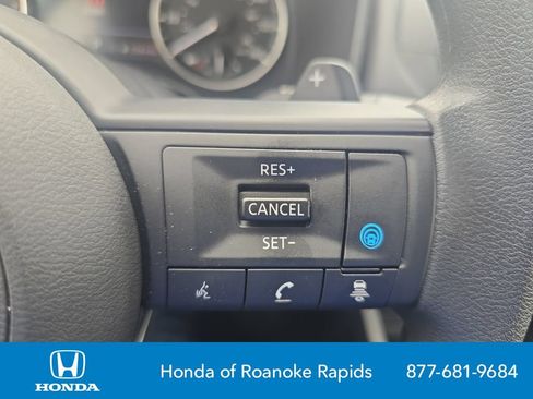 Used 2024 Nissan Rogue SV AWD/4WD image 24