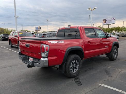 Certified 2023 Toyota Tacoma TRD Off-Road AWD/4WD image 8