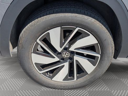 Used 2025 Volkswagen Atlas SE AWD/4WD image 10