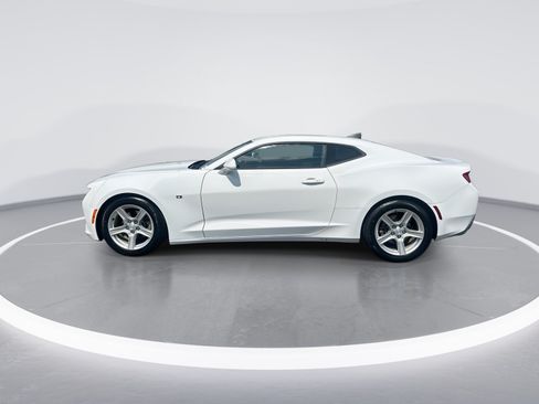 Used 2017 Chevrolet Camaro LT RWD image 6