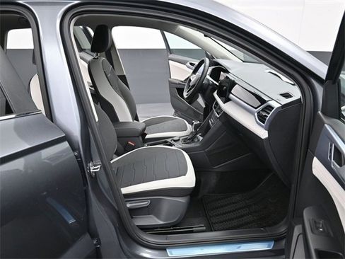 New 2026 Volkswagen Taos SE image 14