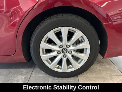 Used 2018 Toyota Camry LE FWD image 5