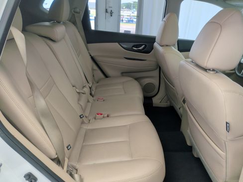Used 2016 Nissan Rogue SL w/ SL Premium Package FWD image 14