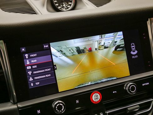 Certified 2026 Porsche Macan AWD/4WD image 29