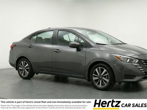 Used 2025 Nissan Versa SV image 1