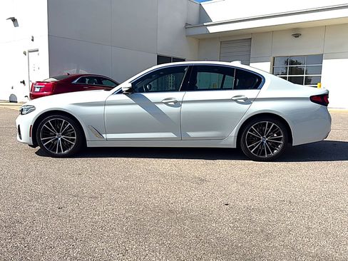 Used 2021 BMW 530i w/ Premium Package RWD image 4