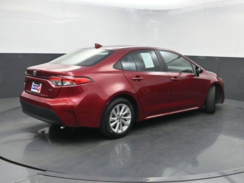 Used 2023 Toyota Corolla LE w/ LE Convenience Package FWD image 21