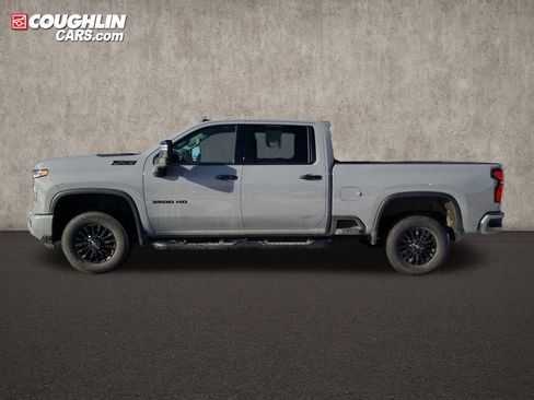Used 2024 Chevrolet Silverado 3500 LTZ w/ LTZ Plus Package image 2