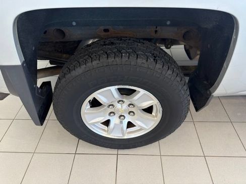 Used 2018 Chevrolet Silverado 1500 LT w/ All Star Edition AWD/4WD image 37