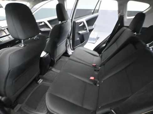 Used 2015 Toyota RAV4 XLE image 38