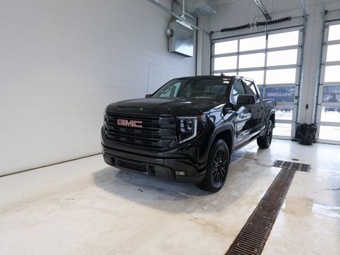Used 2025 GMC Sierra 1500 Elevation image 6