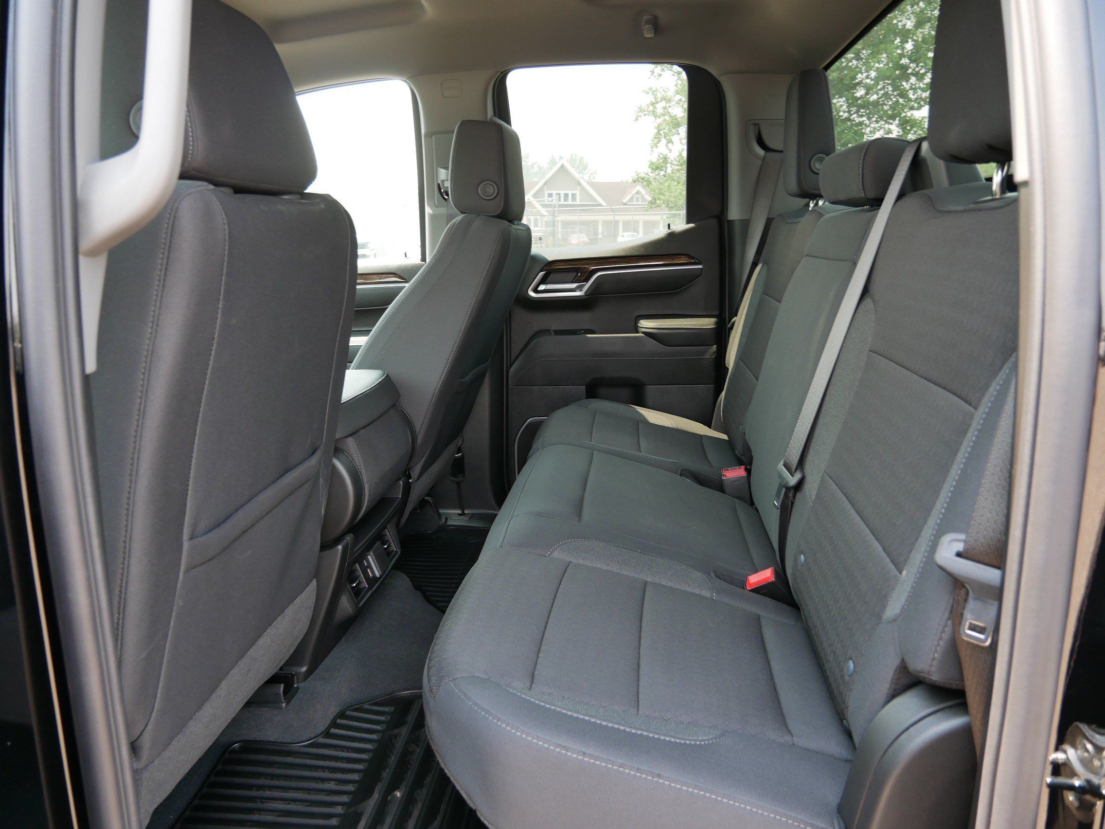 New 2026 GMC Sierra 1500 SLE w/ X31 Off-Road Package AWD/4WD image 12