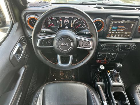 Used 2022 Jeep Gladiator Mojave AWD/4WD image 19