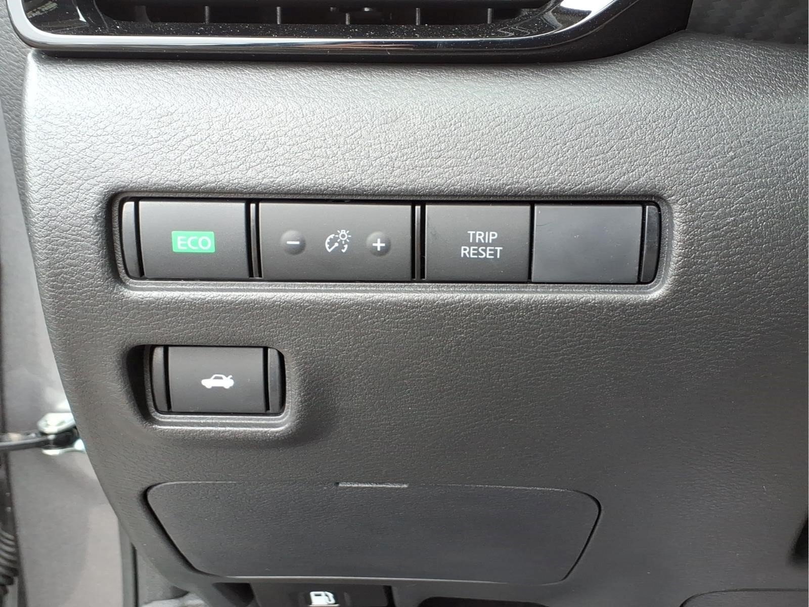 Certified 2025 Nissan Sentra SV FWD image 21