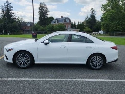 Used 2025 Mercedes-Benz CLA 250 4MATIC image 4