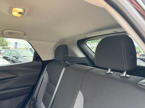 Used 2025 Chevrolet TrailBlazer LT FWD image 27