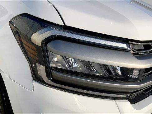 Used 2024 Ford Expedition XLT RWD image 28