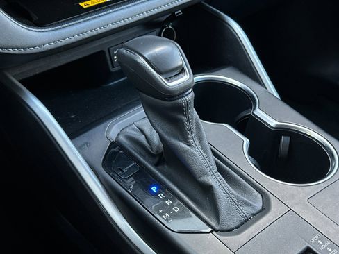 Used 2024 Toyota Highlander XLE image 21