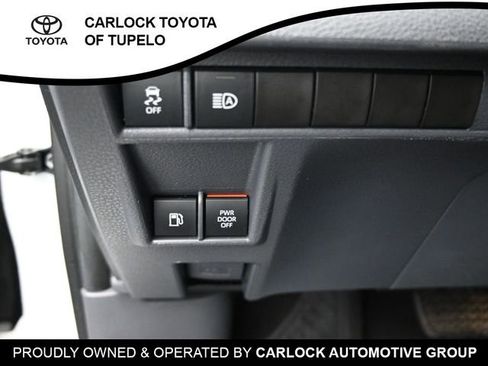 Used 2022 Toyota Sienna LE image 18