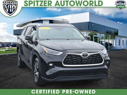 Used 2023 Toyota Highlander XLE