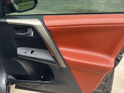 Used 2013 Toyota RAV4 Limited image 19