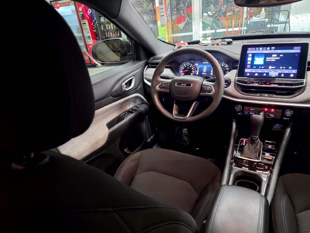 Certified 2023 Jeep Compass Sport AWD/4WD image 33