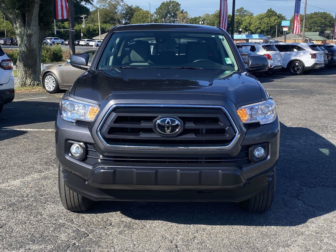 Used 2023 Toyota Tacoma SR5 RWD image 2