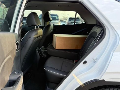 Used 2026 Hyundai Venue SEL image 12