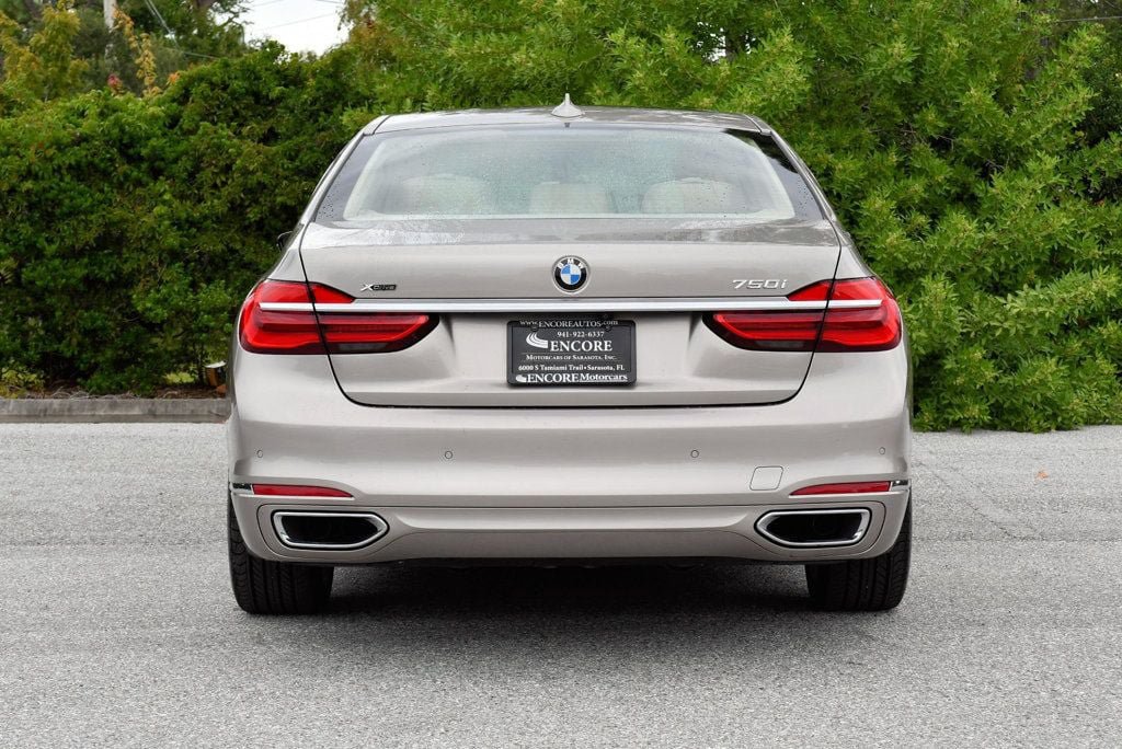 Used 2016 BMW 750i xDrive AWD/4WD image 31
