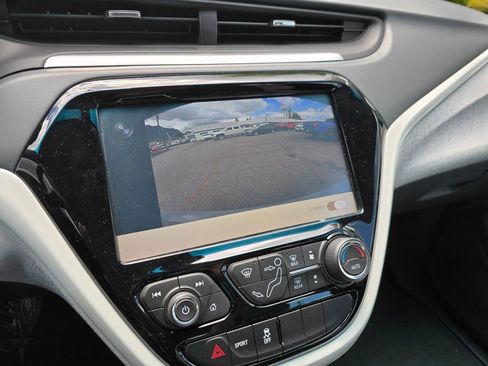 Used 2020 Chevrolet Bolt LT FWD image 31