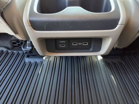 Used 2022 Honda Odyssey Elite image 17