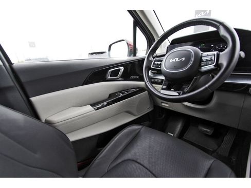 Used 2024 Kia Carnival SX Prestige FWD image 9