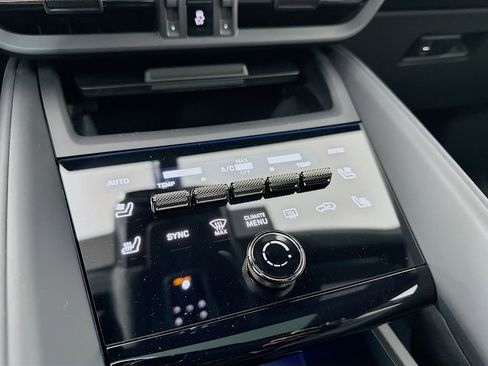 Used 2025 Porsche Macan Turbo Electric image 23