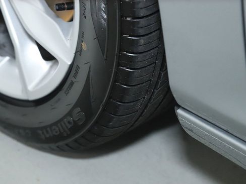 Used 2024 Chevrolet Malibu LT image 35