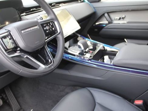 New 2025 Land Rover Range Rover Sport SE image 11