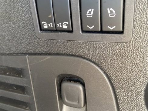 Used 2016 Cadillac Escalade ESV Premium image 28