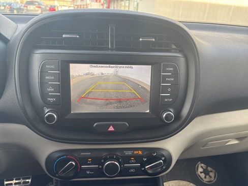 Used 2021 Kia Soul LX image 14